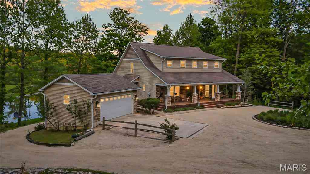 Homes For Sale - 430 Riverview Dr<br/> Golden Eagle, IL 62036