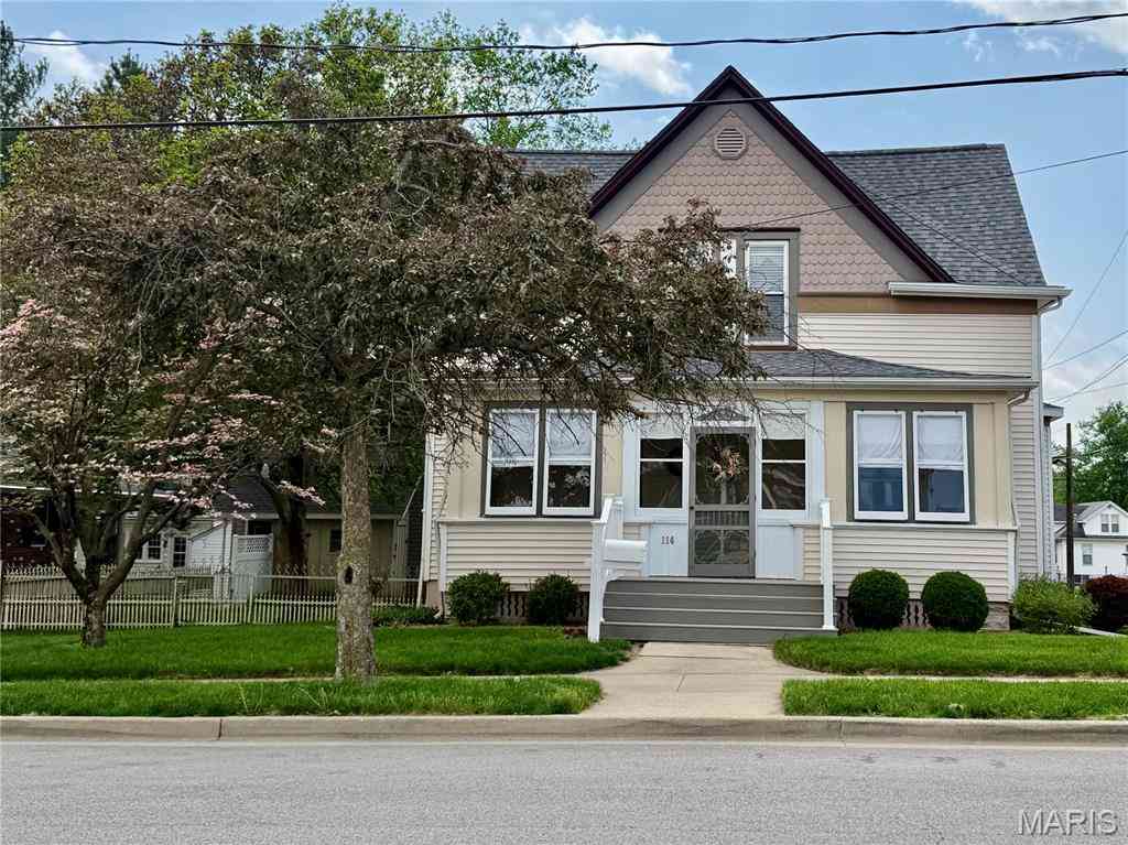 Homes For Sale - 114 E Main Street<br/> Bond County, Greenville, IL 62246