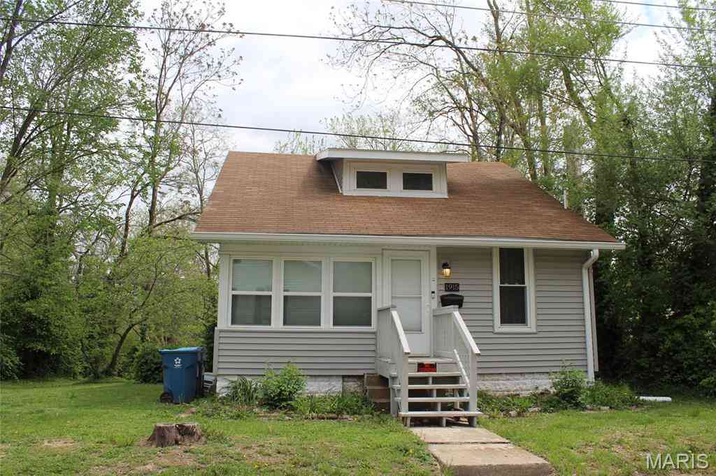Homes For Sale - 1915 Clawson Street<br/> Alton, IL 62002