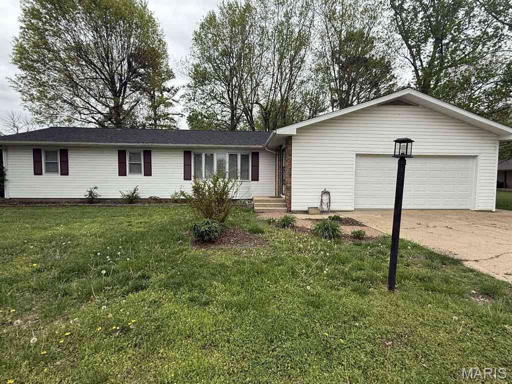 Homes For Sale - 1006 M- East 10th Street<br/> Wright County, Mountain Grove, MO 65711