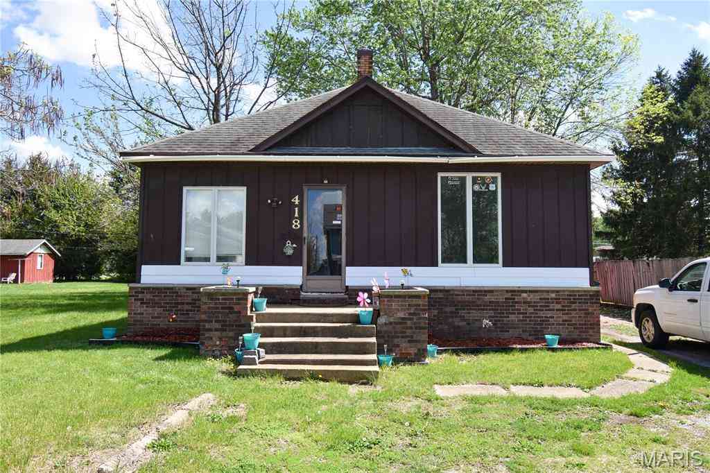 Homes For Sale - 418 E Elm Street<br/> Gillespie, IL 62033