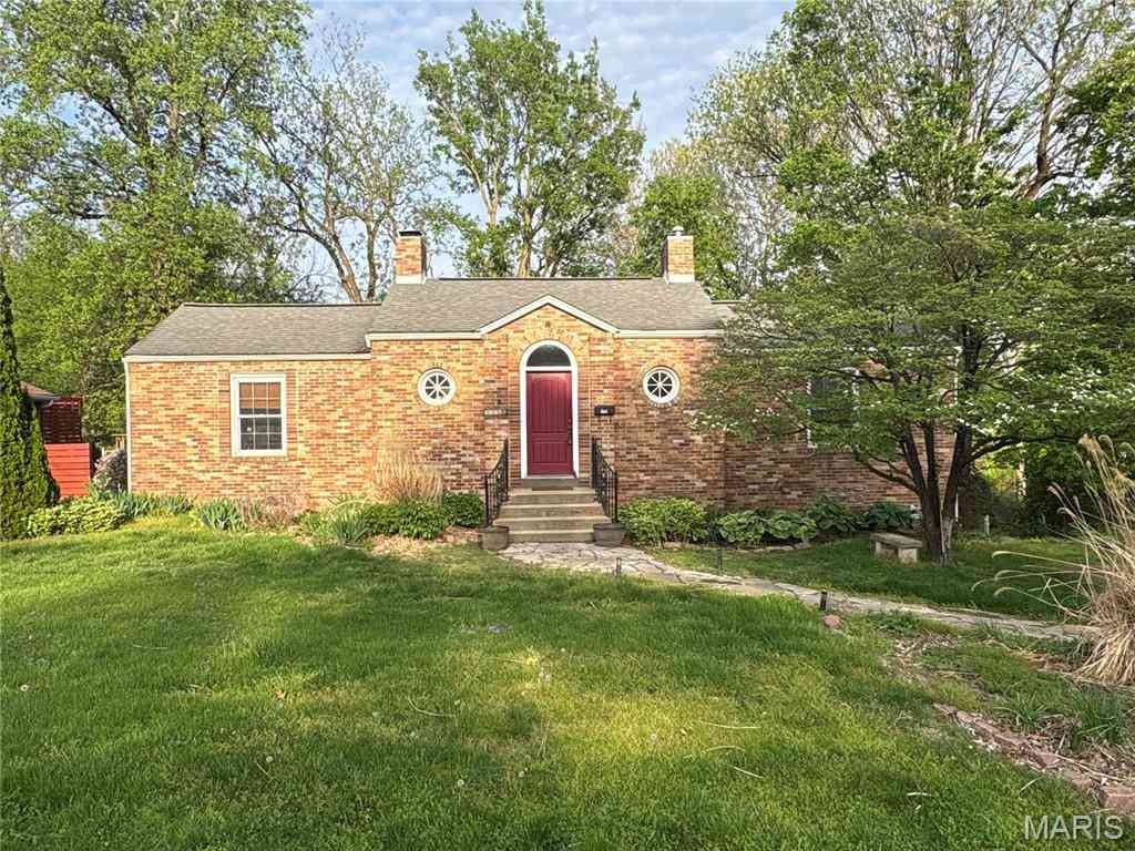 Homes For Sale - 150 Helen Place<br/> Collinsville, IL 62234