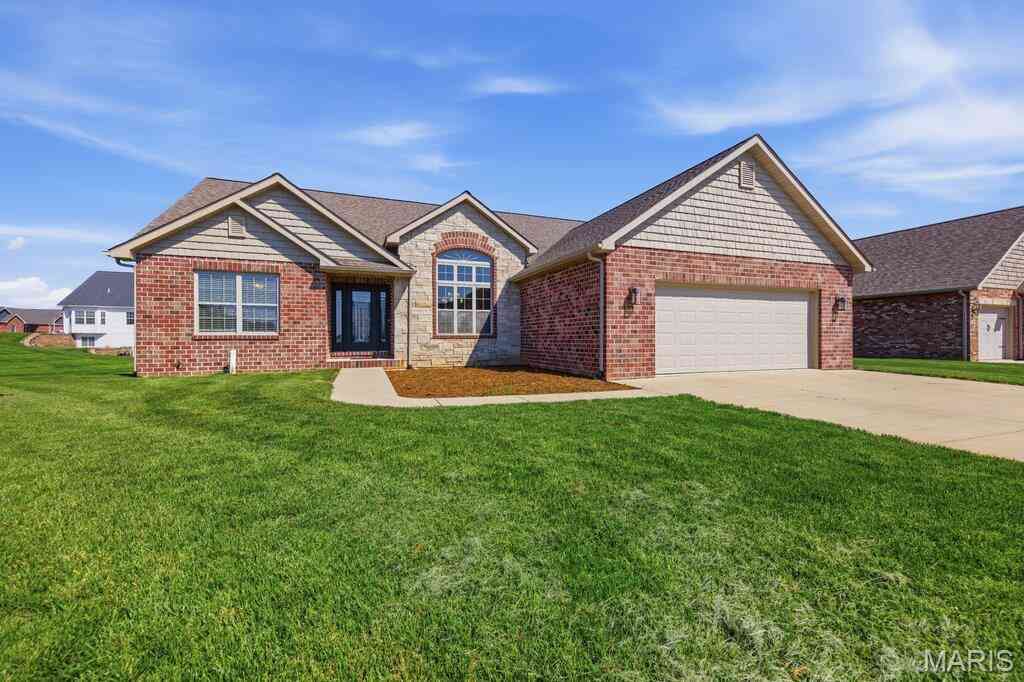 Homes For Sale - 205 Crosswinds Court<br/> Monroe County, Waterloo, IL 62298