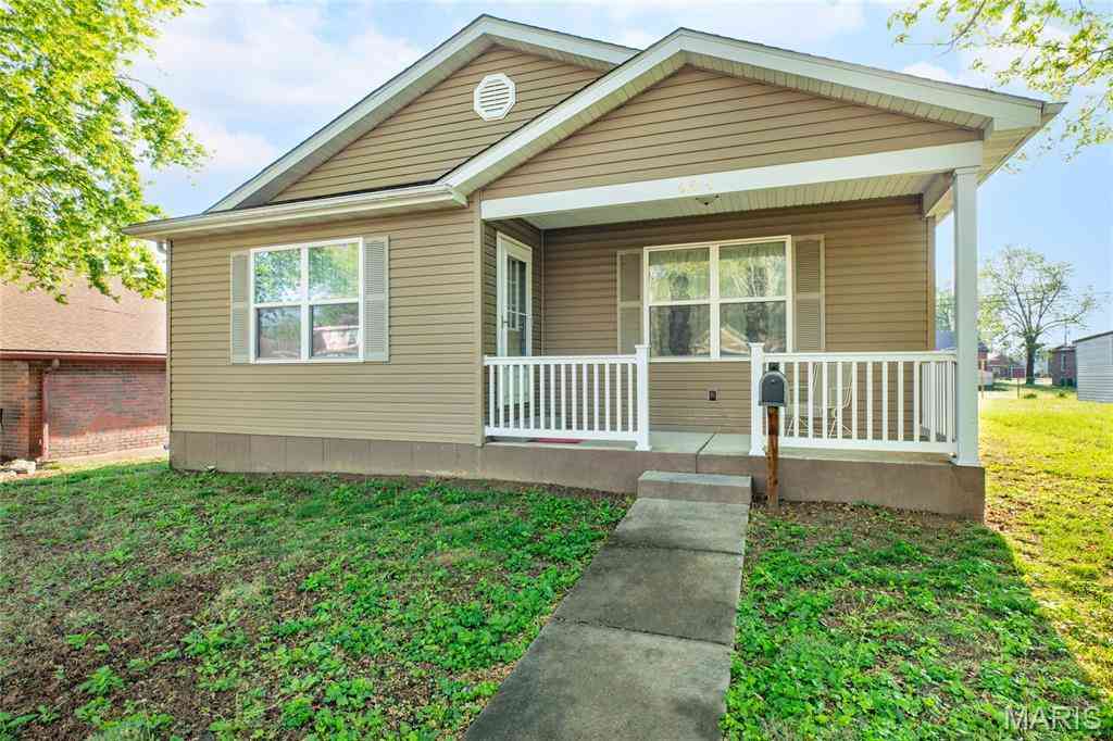 Homes For Sale - 404 Washington Avenue<br/> East Alton, IL 62024