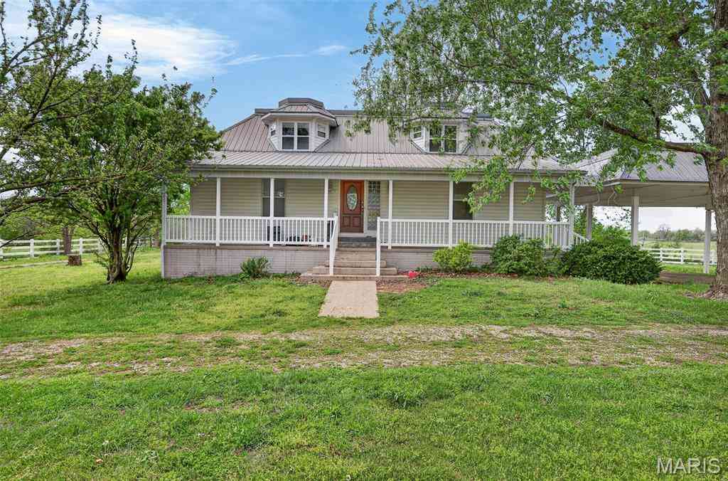 Homes For Sale - 2431 W Elm Street<br/> Lebanon, MO 65536