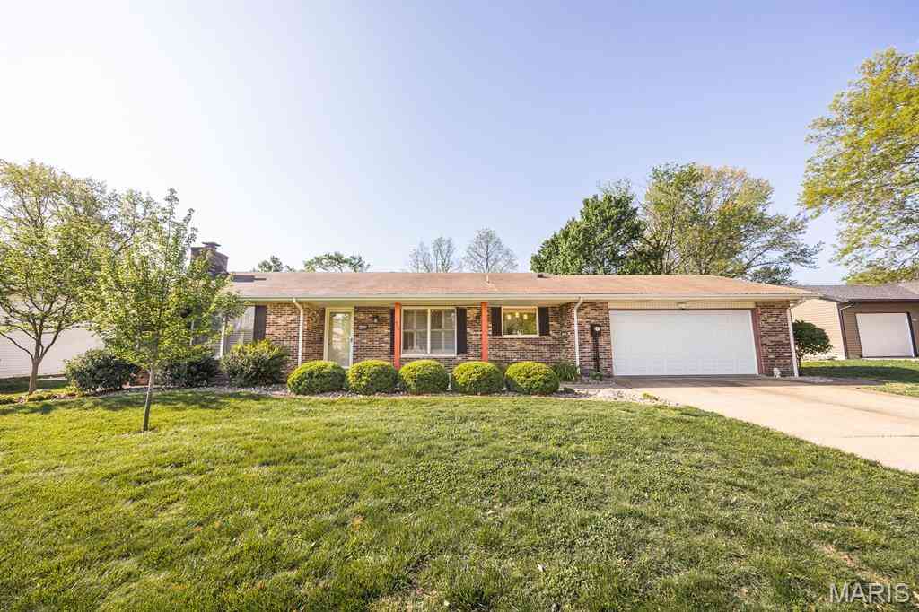 Homes For Sale - 406 Elm Street<br/> Mascoutah, IL 62258