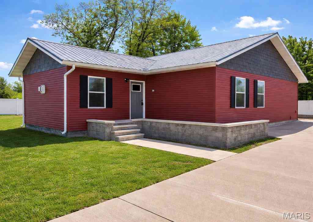 Homes For Sale - 310 E Texas Avenue<br/> Marion County, Sandoval, IL 62882