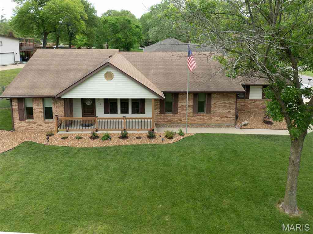 Homes For Sale - 708 Riviera Circle<br/> Edwardsville, IL 62025