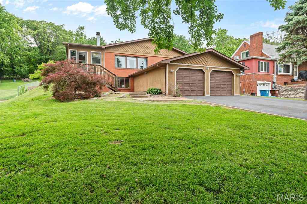 Homes For Sale - 38 W Woodland Drive<br/> East Alton, IL 62024