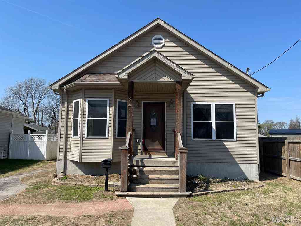 Homes For Sale - 560 Prospect Street<br/> Wood River, IL 62095