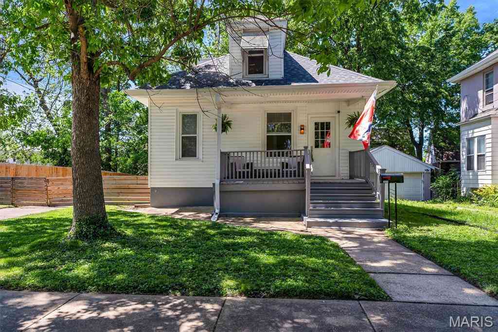 Homes For Sale - 2623 Margarette Avenue<br/> Maplewood, MO 63143