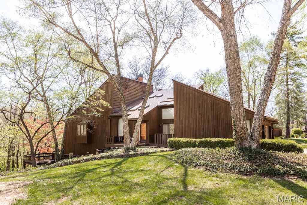 Condo For Sale - 13 Tanewood Court<br/> Saint Clair County, Belleville, IL 62223