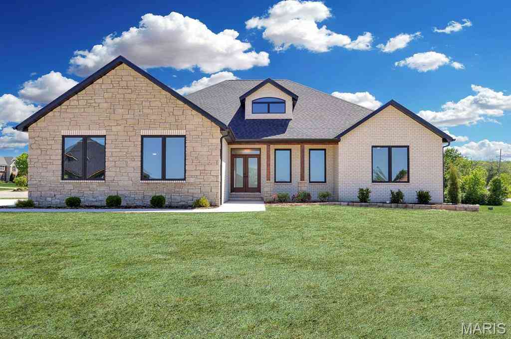 Homes For Sale - 1370 Walnut Ridge Drive<br/> Monroe County, Columbia, IL 62236