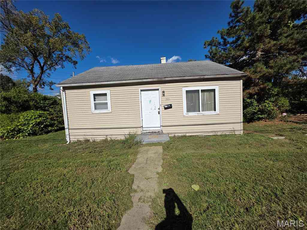 Homes For Sale - 6501 Stratford Avenue<br/> Pine Lawn, MO 63120