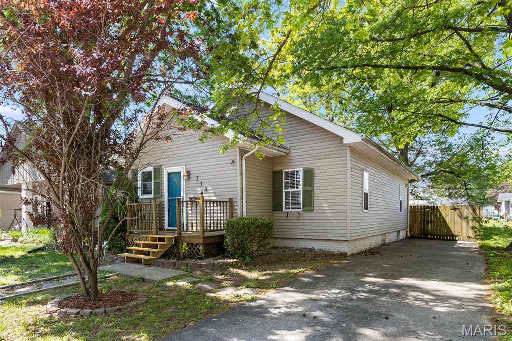 Homes For Sale - 718 Condit Street<br/> Wood River, IL 62095