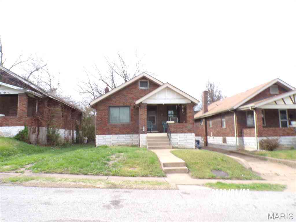 Homes For Sale - 4319 Rosewood Avenue<br/> Pine Lawn, MO 63120