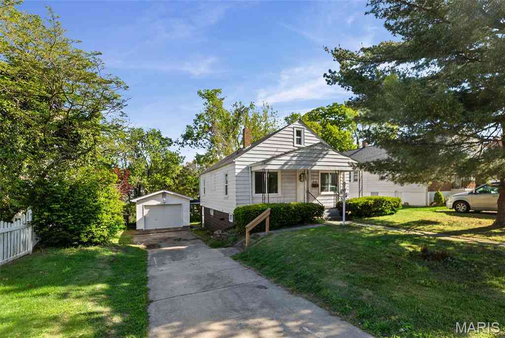 Homes For Sale - 3724 Berkeley Avenue<br/> Alton, IL 62002