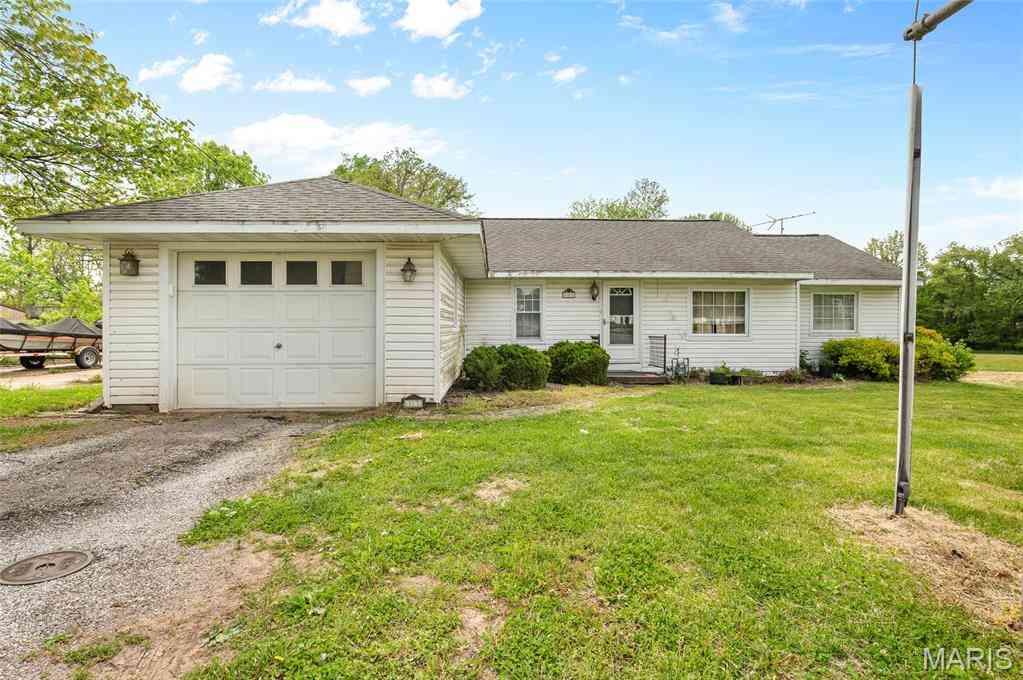 Homes For Sale - 117 S West Street<br/> Sorento, IL 62086