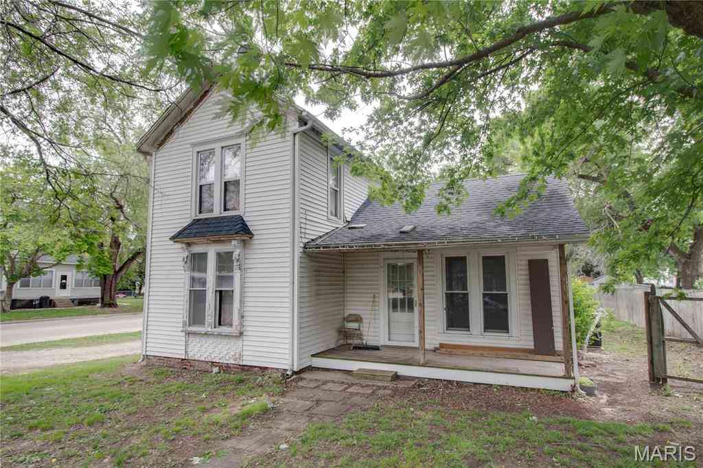 Homes For Sale - 335 E Market Street<br/> Mason County, Havana, IL 62644