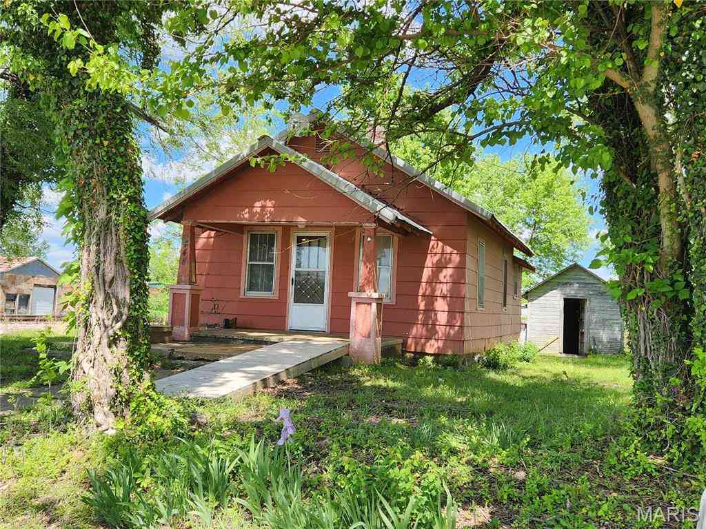 Homes For Sale - 448 Armstrong Avenue<br/> Stoutland, MO 65567