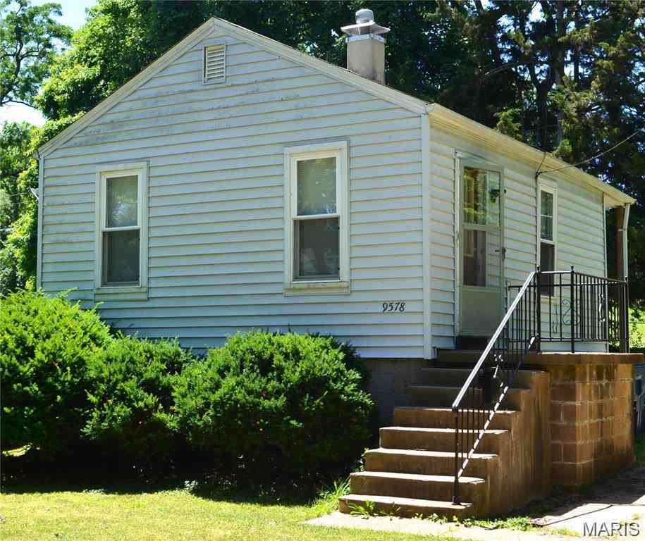Homes For Sale - 9578 Breckenridge Road<br/> Breckenridge Hills, MO 63114