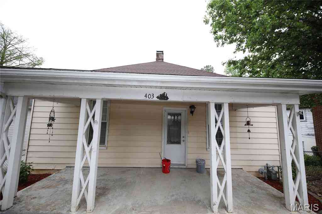 Homes For Sale - 403 S Aurora Street<br/> Madison County, Collinsville, IL 62234