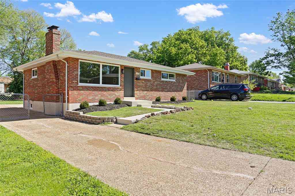 Homes For Sale - 9137 Harold Drive<br/> Woodson Terrace, MO 63134