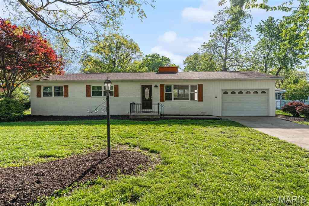 Homes For Sale - 16 N 10th Street<br/> New Baden, IL 62265