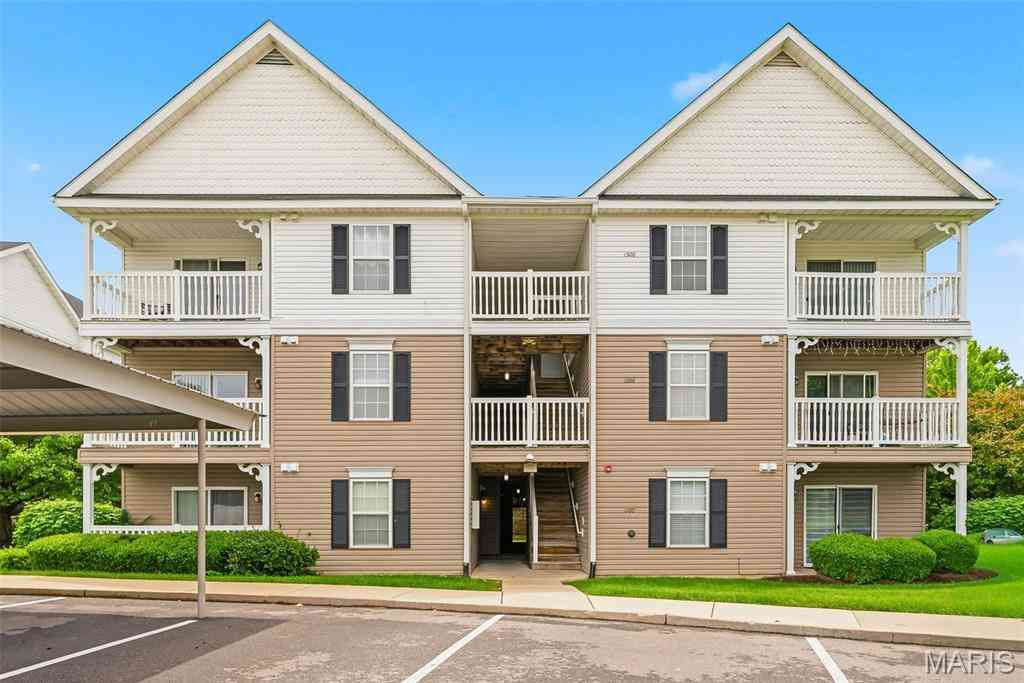 Condo For Sale - 1202 Spring Creek Lane<br/> O'Fallon, MO 63368