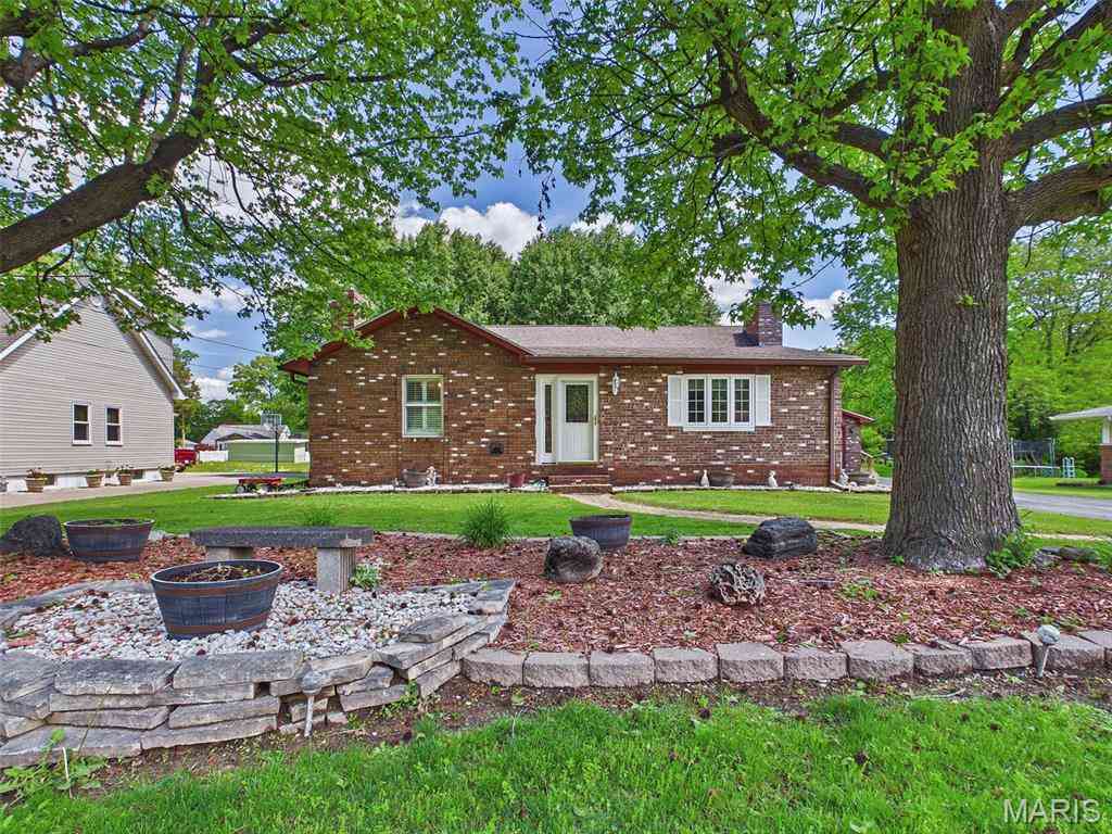 Homes For Sale - 258 Norwood Place<br/> East Alton, IL 62024