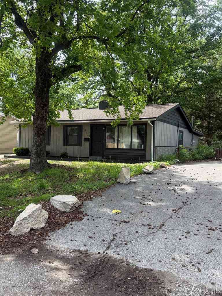 Homes For Sale - 125 Saint Robert Drive<br/> Cahokia, IL 62206