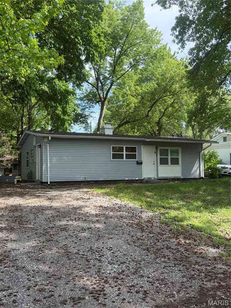 Homes For Sale - 130 Saint Leo Drive<br/> Cahokia, IL 62206