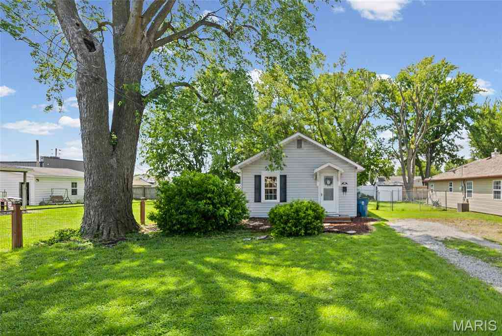 Homes For Sale - 570 Shellview Street<br/> Bethalto, IL 62010