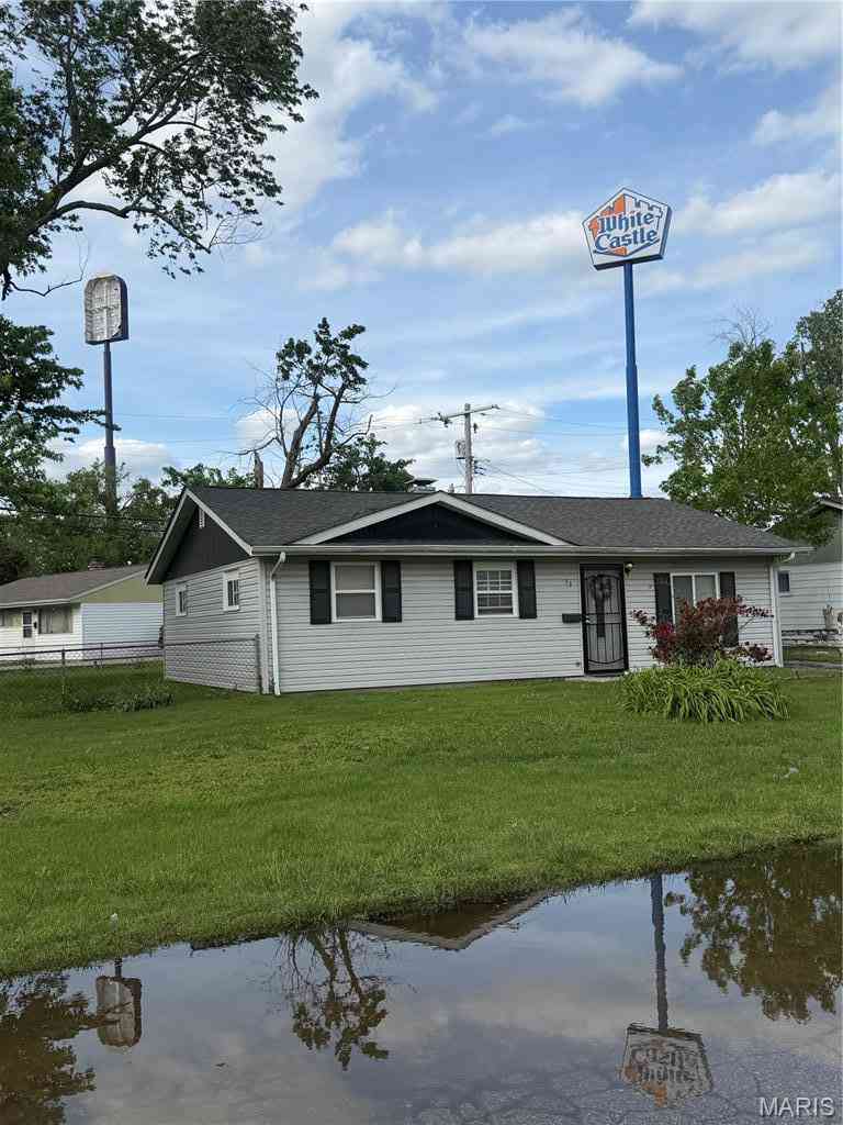 Homes For Sale - 13 Lazarcheff Drive<br/> Cahokia, IL 62206