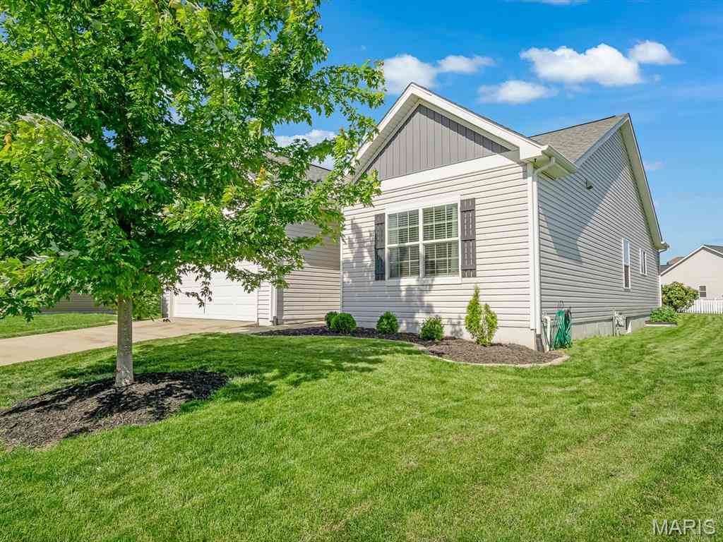 Homes For Sale - 813 Hawkridge Run<br/> Saint Clair County, Shiloh, IL 62221