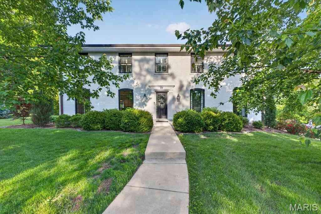 Homes For Sale - 55 Berkshire Drive<br/> Richmond Heights, MO 63117