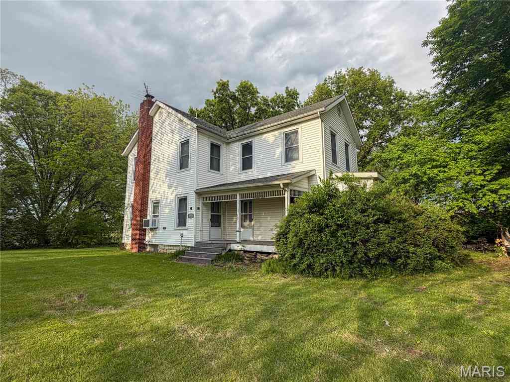Homes For Sale - 115 Rose Lane<br/> Macoupin County, Shipman, IL 62685
