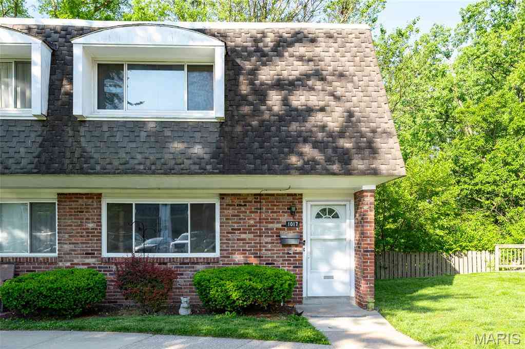 Condo For Sale - 1017 Lafayette Court<br/> Collinsville, IL 62234