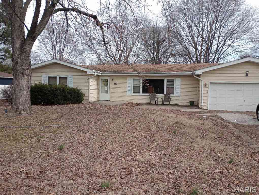 Homes For Sale - 117 Bonita Street<br/> Wood River, IL 62095