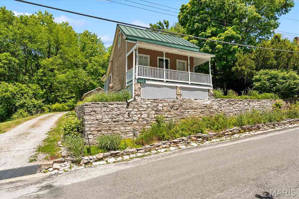Homes For Sale - 1123 Franklin Street<br/> Monroe County, Maeystown, IL 62256