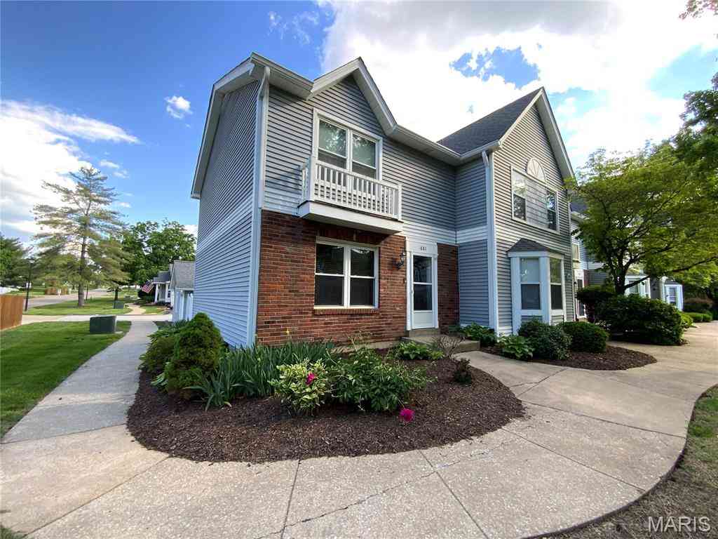 Townhouse For Sale - 1681 Florine Boulevard #A<br/> Saint Charles, MO 63303