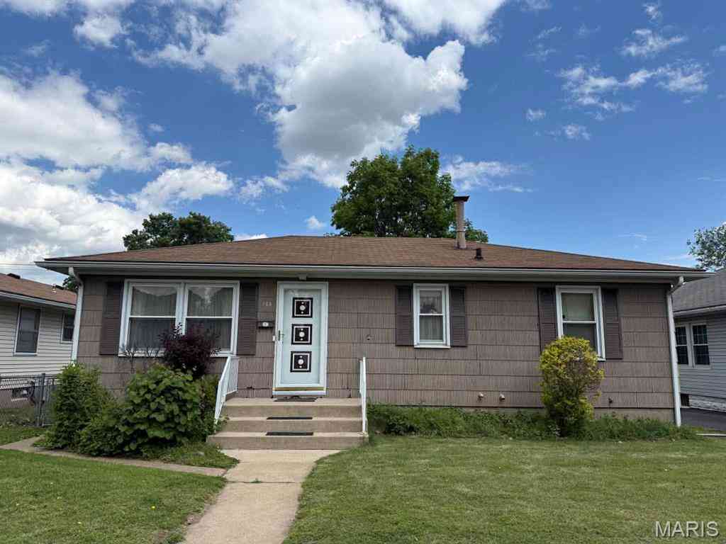 Homes For Sale - 743 State Street<br/> Wood River, IL 62095