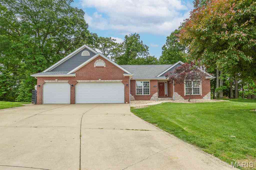Homes For Sale - 2452 Calico Lane<br/> Madison County, Maryville, IL 62062