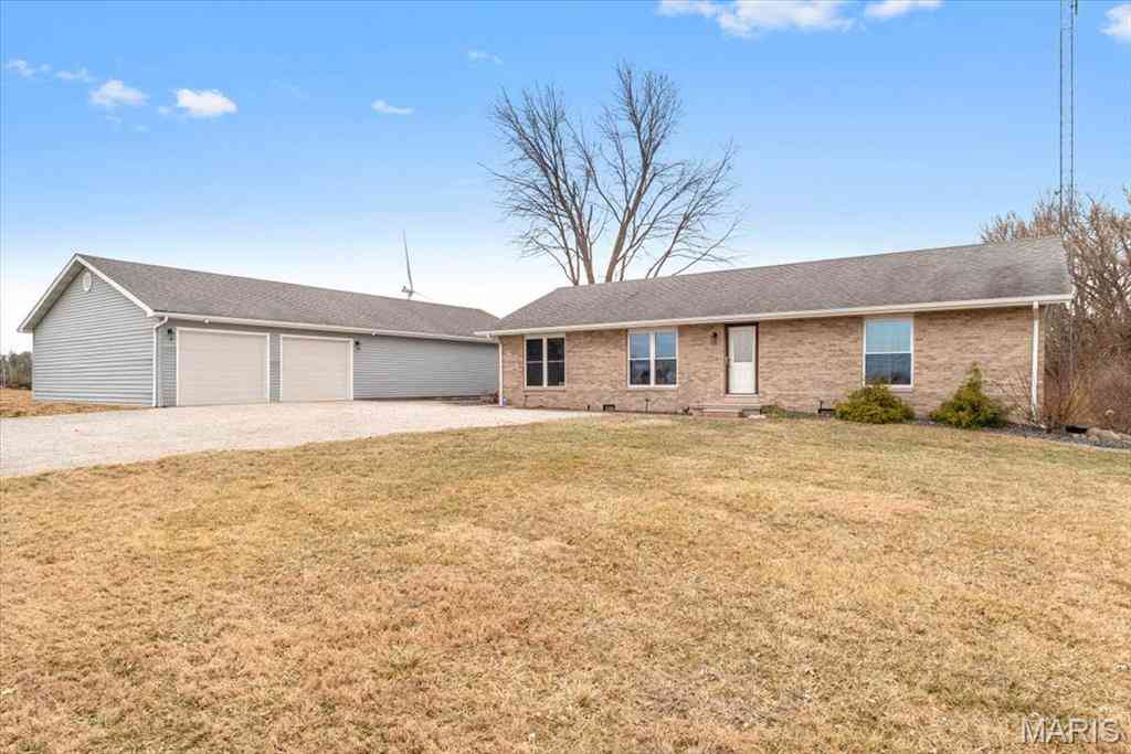 Homes For Sale - 14201 Williamson Road<br/> Virden, IL 62690