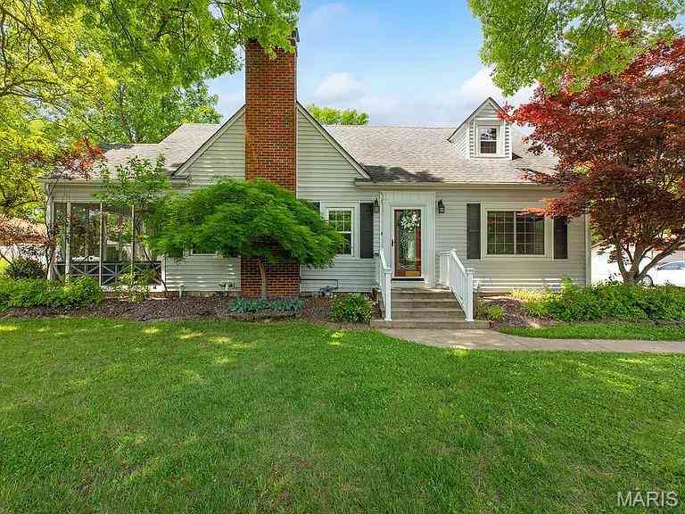 Homes For Sale - 239 S 9th Street<br/> East Alton, IL 62024