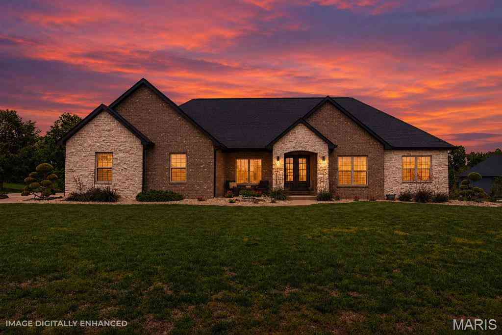 Homes For Sale - 5123 Kennet Drive<br/> Saint Clair County, Columbia, IL 62236