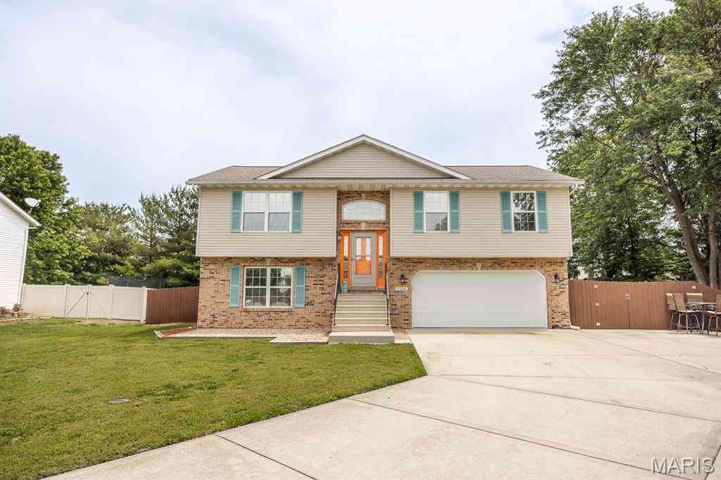 Homes For Sale - 1156 Windshire Drive<br/> Mascoutah, IL 62258