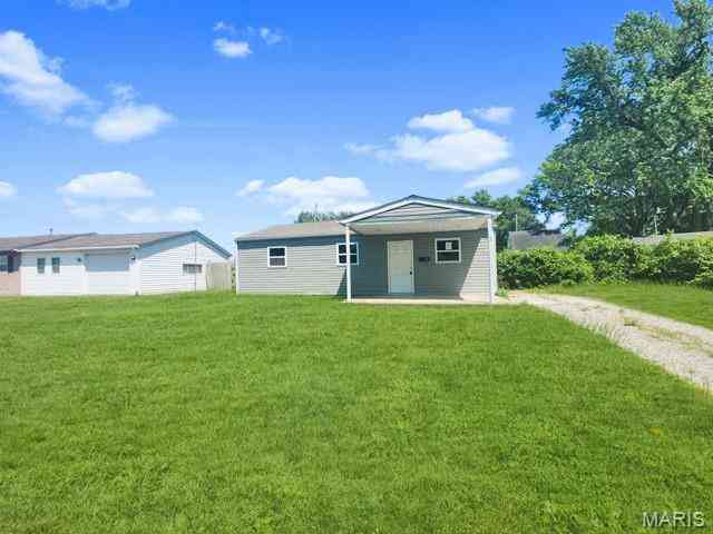 Homes For Sale - 2 Saint Luke Court<br/> Cahokia, IL 62206
