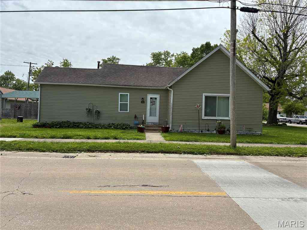 Homes For Sale - 592 Brown Avenue<br/> Livingston, IL 62058
