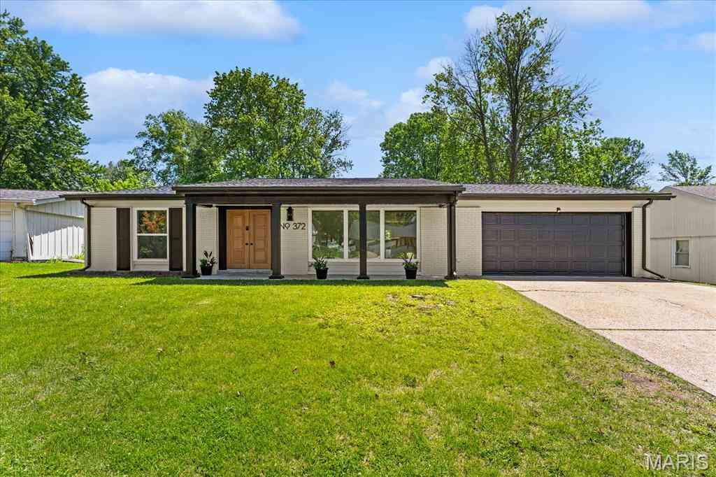 Homes For Sale - 372 Roanoke Drive<br/> Belleville, IL 62221